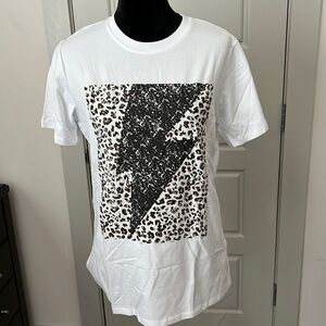 Boutique‎ white with animal print front Sz M new